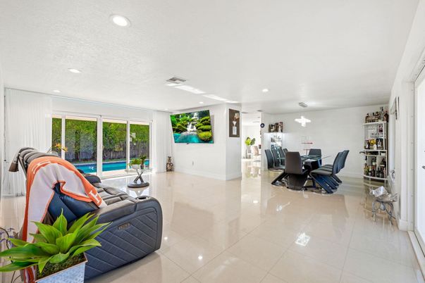 Dining room, Interior, Recessed Lighting