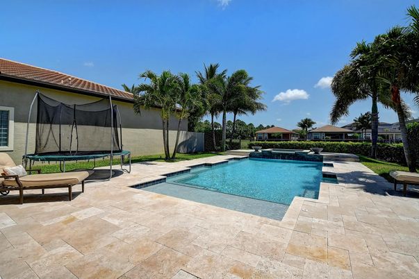 Exterior, Playground, Pool