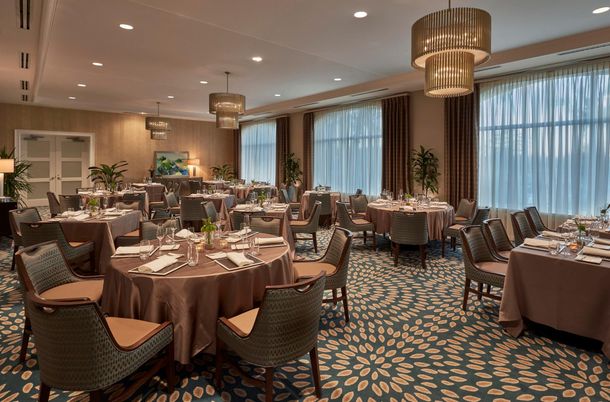 Chandelier, Dining room, Interior, Pendant Lights, Recessed Lighting