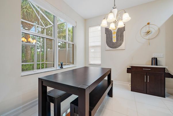 Chandelier, Dining room, Interior, Pendant Lights