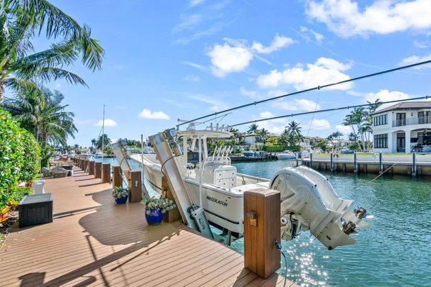 Exterior, Hot Tub, Water