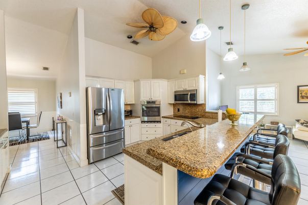 Dining room, Interior, Kitchen, Pendant Lights, Stainless Steel Appliances