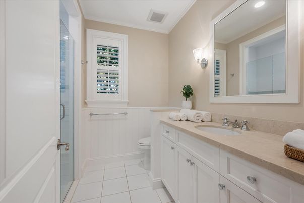 Bathroom, Interior, Recessed Lighting