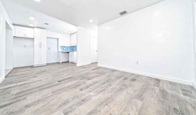 Empty room, Interior, Recessed Lighting, Wood Texture Flooring