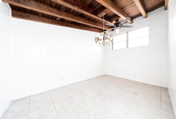 Chandelier, Empty room, Interior, Wooden Beams, Wooden Ceilings