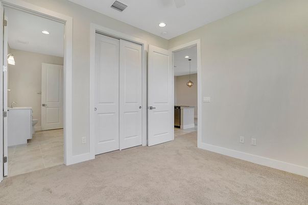 Empty room, Interior, Pendant Lights, Recessed Lighting