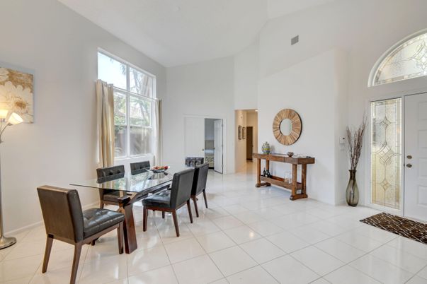 Dining room, Interior