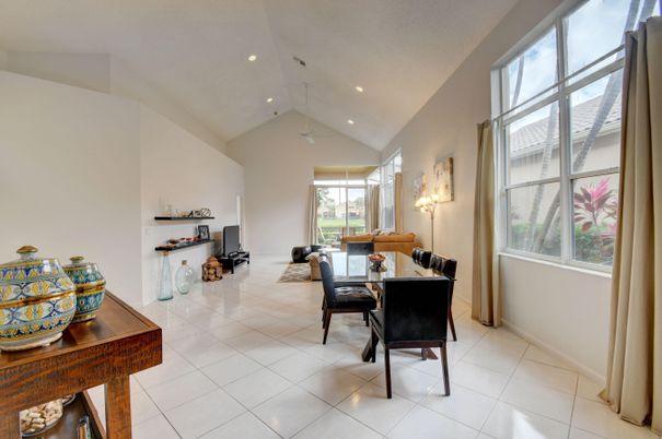 Dining room, Interior, Recessed Lighting