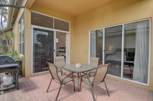 Dining room, Exterior