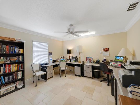Home Office, Interior
