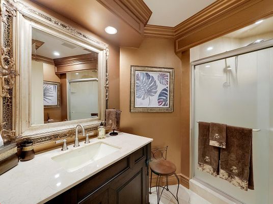 Bathroom, Interior, Recessed Lighting
