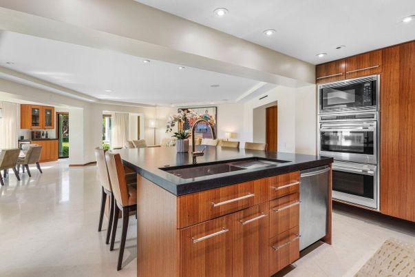 Dining room, Interior, Kitchen, Recessed Lighting, Stainless Steel Appliances