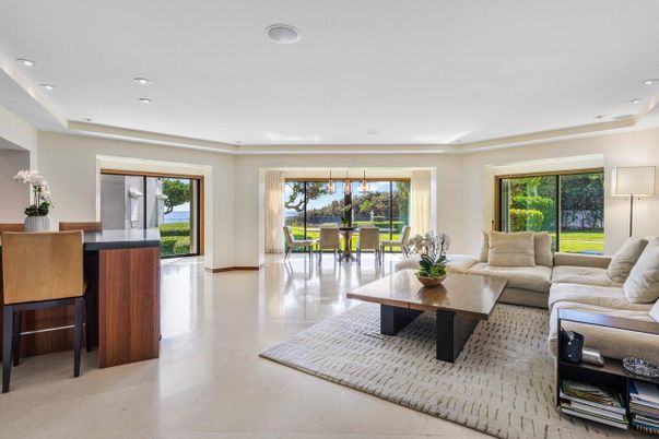 Dining room, Interior, Living room, Pendant Lights, Recessed Lighting