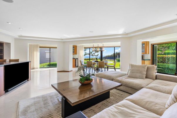 Dining room, Interior, Living room, Pendant Lights, Recessed Lighting
