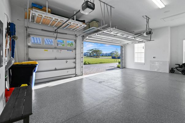 Garage, Interior