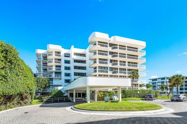 Exterior, Facade, Condo Building