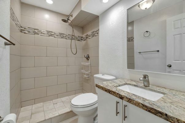 Bathroom, Interior, Recessed Lighting