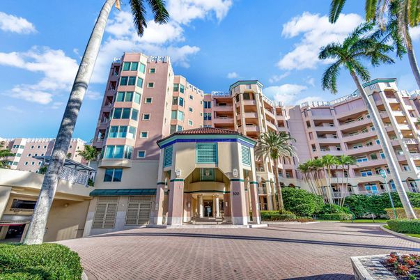 Exterior, Facade, Condo Building