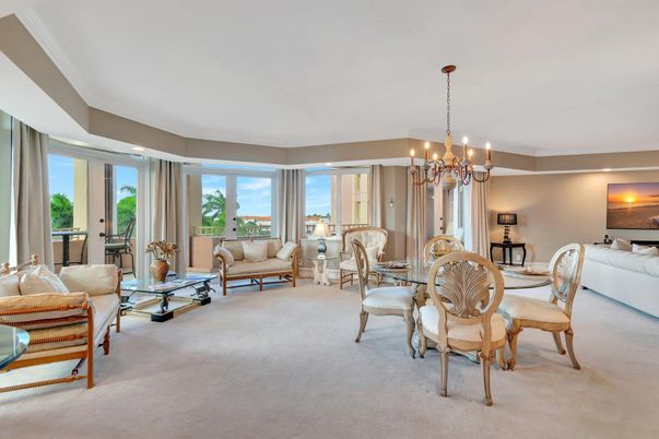 Chandelier, Dining room, Interior, Living room