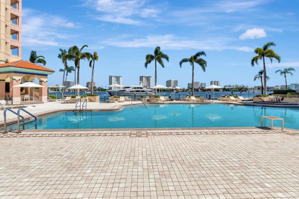 Exterior, Pool, Water