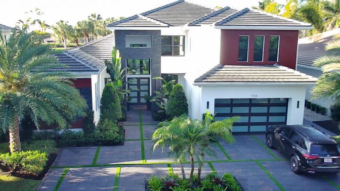 Attached, Exterior, Facade, Modern