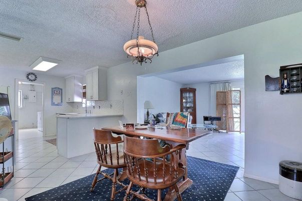Chandelier, Dining room, Interior, Kitchen, Pendant Lights
