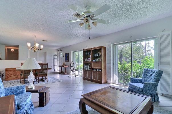 Chandelier, Dining room, Interior, Living room