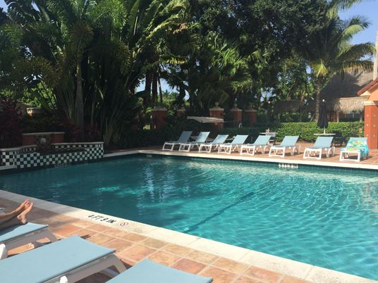 Exterior, Pool