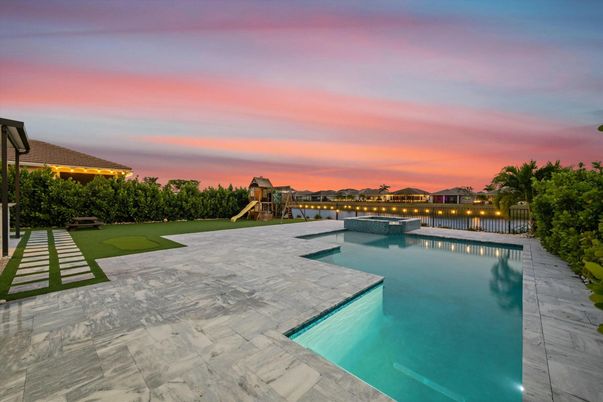 Exterior, Playground, Pool
