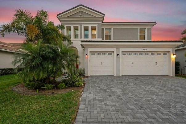 Attached, Exterior, Facade, Mediterranean