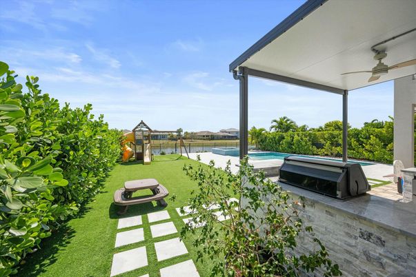 Exterior, Pool, Water