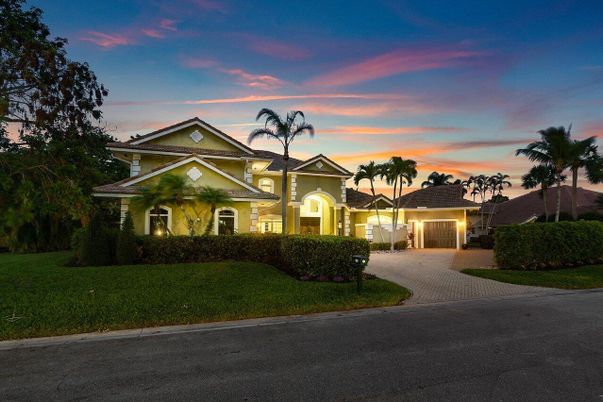 Backyard, Exterior, Facade, Mediterranean