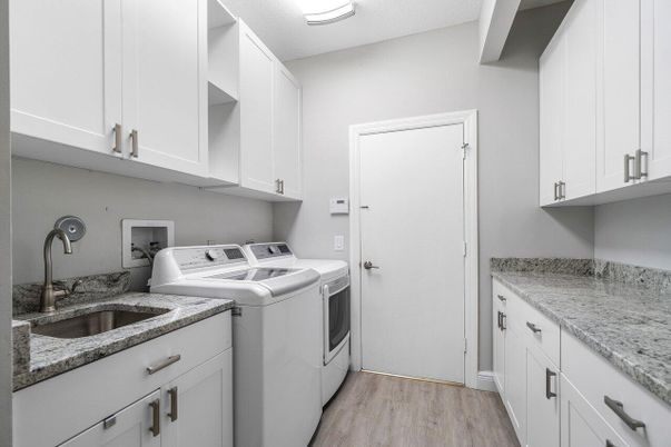 Interior, Washer, Wood Texture Flooring