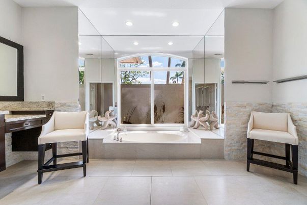 Bathroom, Interior, Recessed Lighting