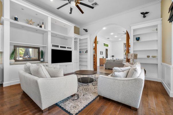 Interior, Living room, Recessed Lighting, Wood Texture Flooring