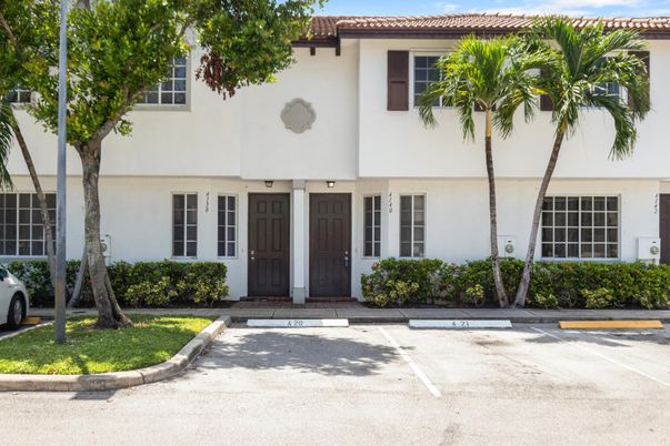Exterior, Facade, Spanish Mediterranean