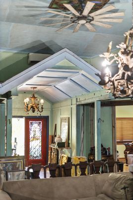 Chandelier, Interior