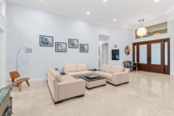 Interior, Living room, Pendant Lights, Recessed Lighting