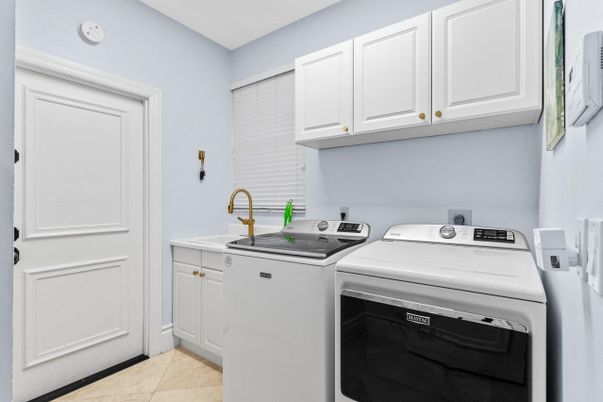 Interior, Washer