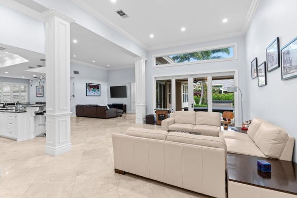 Interior, Living room, Pendant Lights, Recessed Lighting