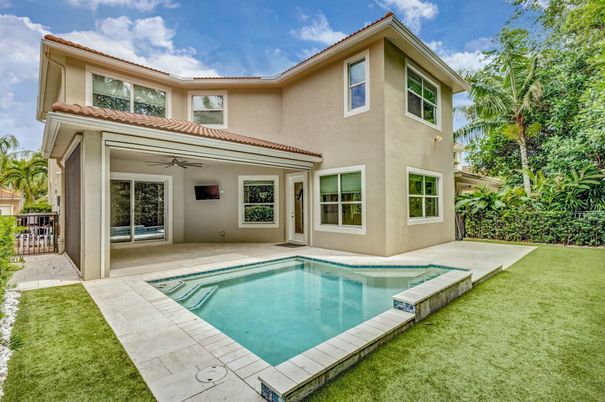 Exterior, Pool