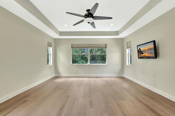 Empty room, Interior, Recessed Lighting, Wood Texture Flooring