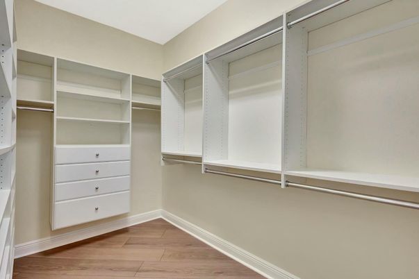 Interior, Walk-in Closets, Wood Texture Flooring