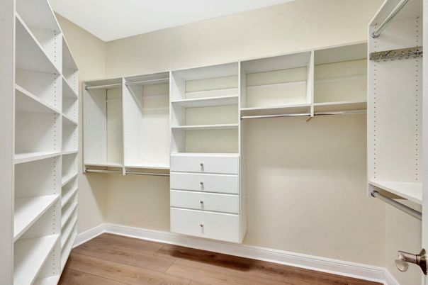 Interior, Walk-in Closets, Wood Texture Flooring