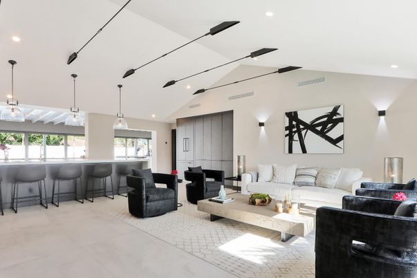 Interior, Living room, Pendant Lights, Recessed Lighting