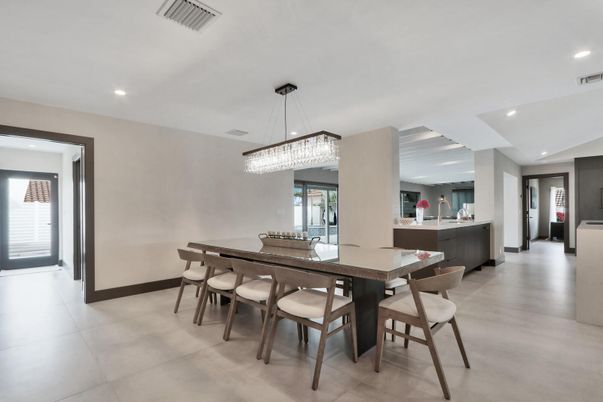 Dining room, Interior, Pendant Lights, Recessed Lighting