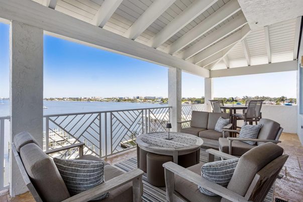 Water, Exterior, Living room, Other