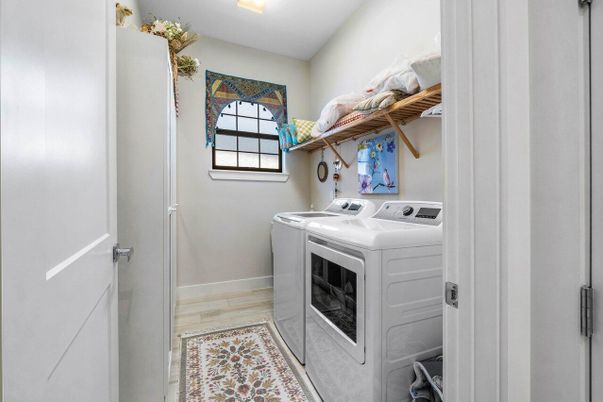 Interior, Washer, Wood Texture Flooring