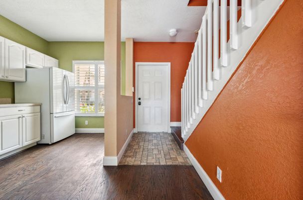 Interior, Washer, Wood Texture Flooring