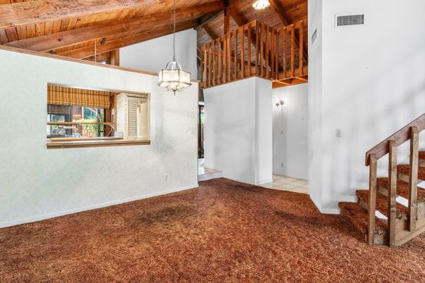 Empty room, Interior, Pendant Lights, Wooden Beams, Wooden Ceilings